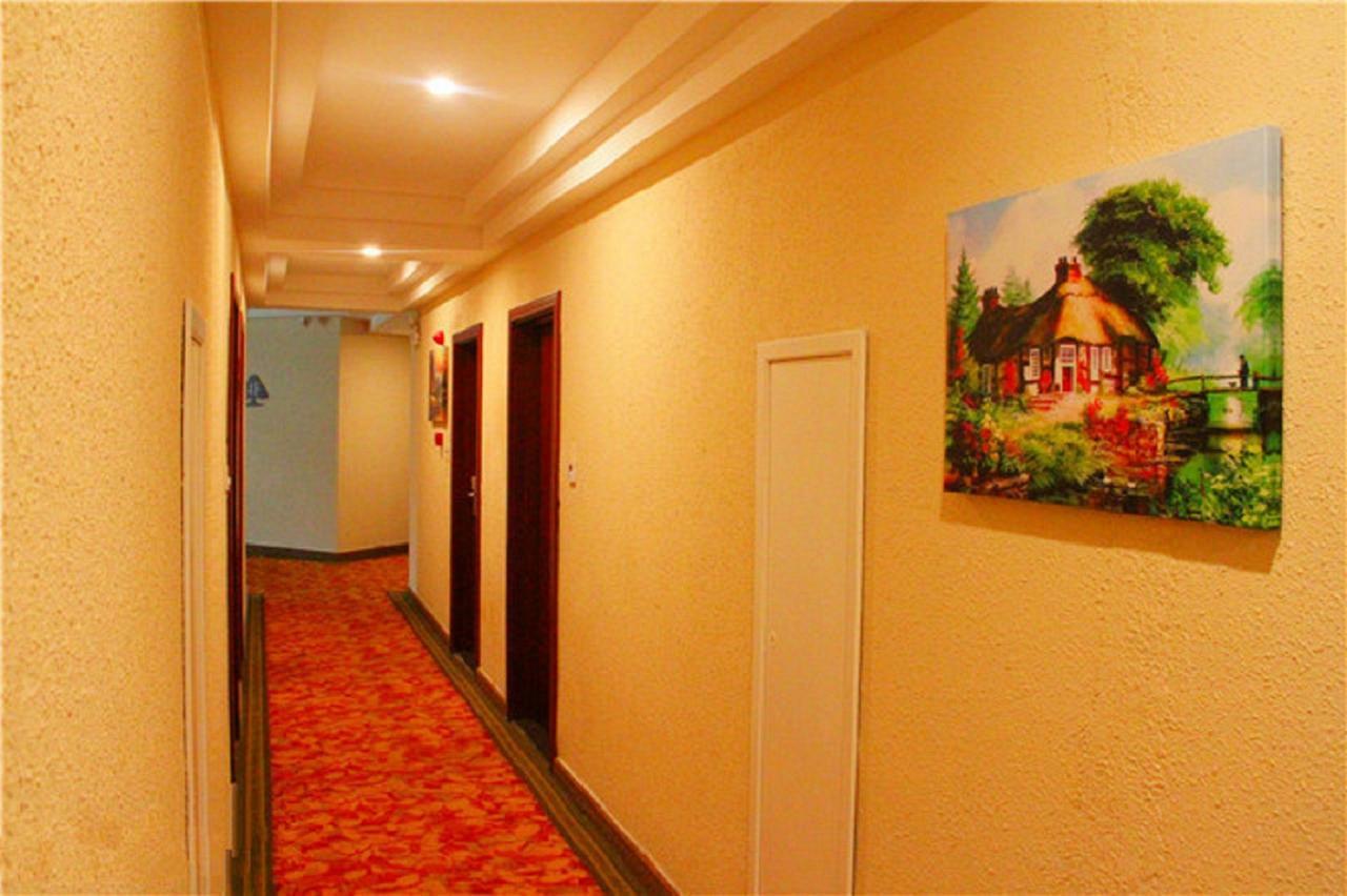 Greentree Guangdahuizhan Express Hotel 3*