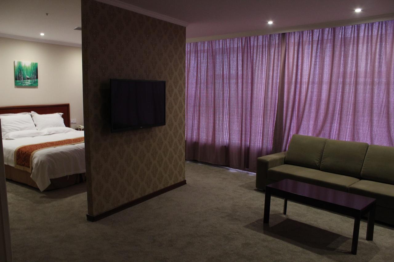 Hotel Greentree Guangdahuizhan Express