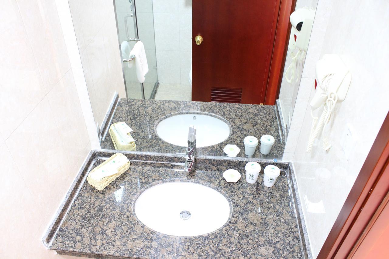 Hotel Greentree Guangdahuizhan Express